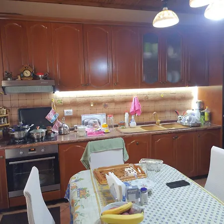 Peaceful Home, Garden&garage בית אירוח